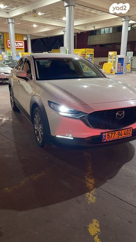 מודעת רכב מאזדה CX-30