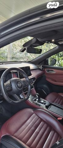 מודעת רכב אם ג'י EHS PHEV