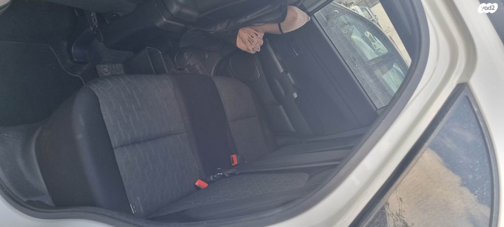 מודעת רכב מיצובישי ASX