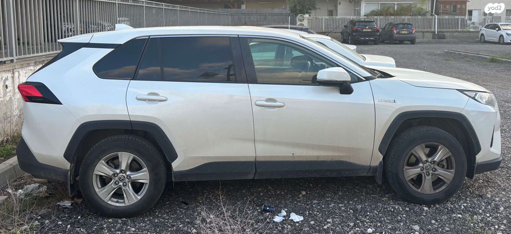 מודעת רכב טויוטה RAV4