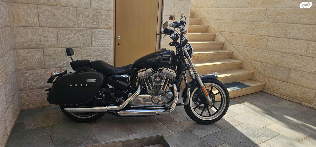 מודעת רכב הרלי דיווידסון סופרלואו 883