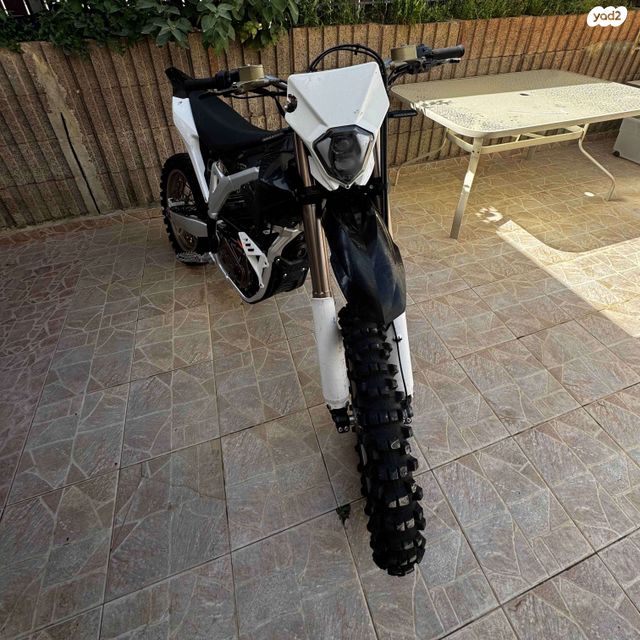 מודעת רכב סורון סטרום בי