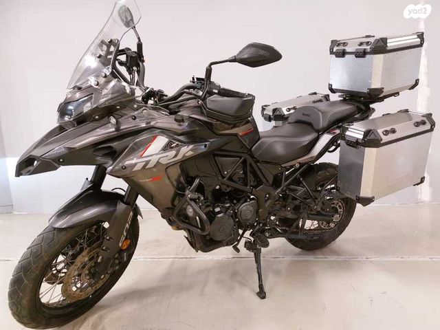 מודעת רכב בנלי TRK502X