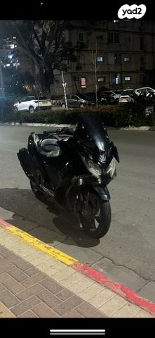 מודעת רכב קימקו AK 550