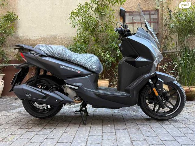 מודעת רכב סאן יאנג ג'וירייד 300 16