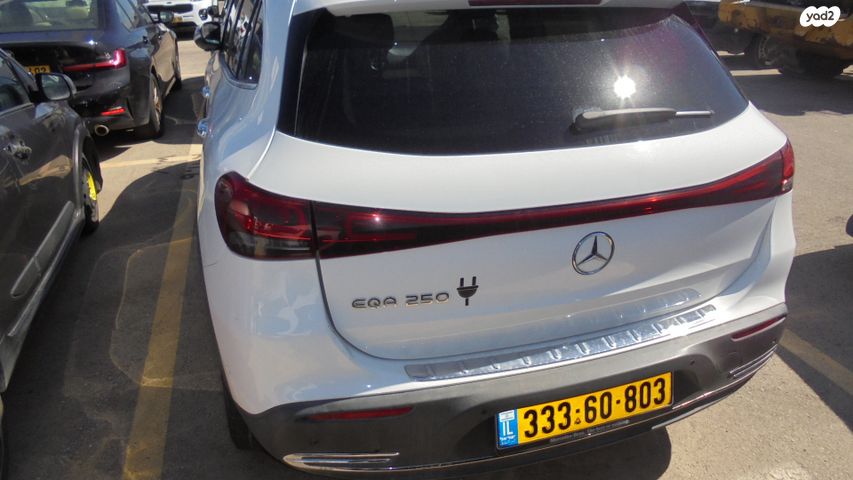 מודעת רכב מרצדס-בנץ EQA 2