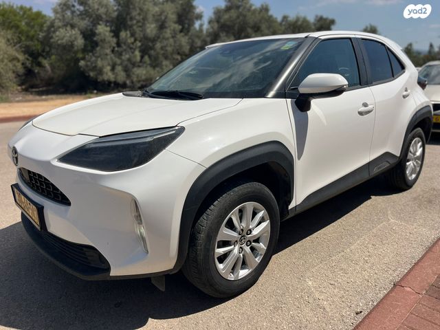 מודעת רכב טויוטה יאריס קרוס