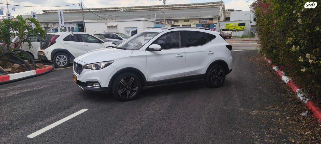 מודעת רכב אם ג'י ZS