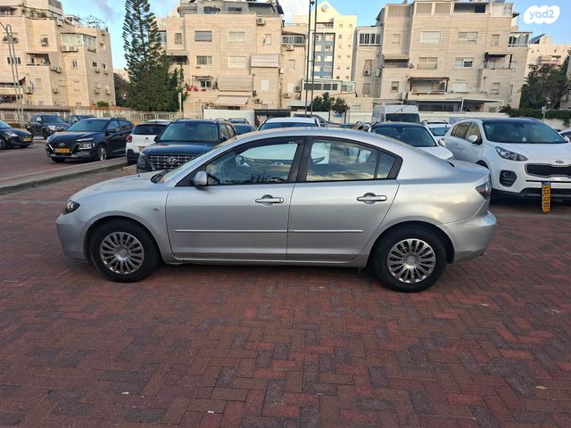 מודעת רכב מאזדה 3