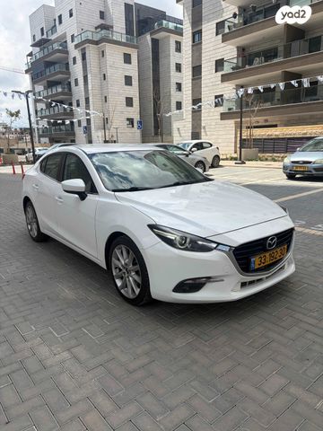 מודעת רכב מאזדה 3