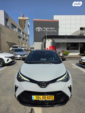 מודעת רכב טויוטה C-HR