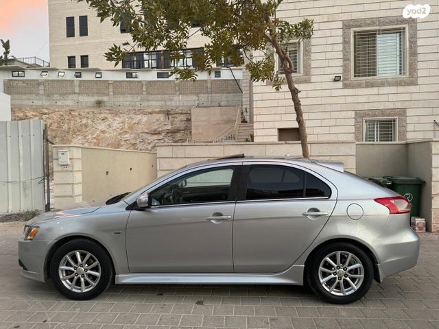 מודעת רכב מיצובישי לנסר