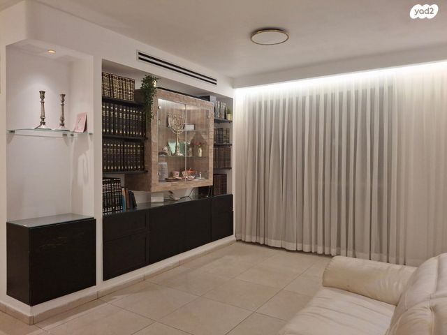 הרב אליישיב 4