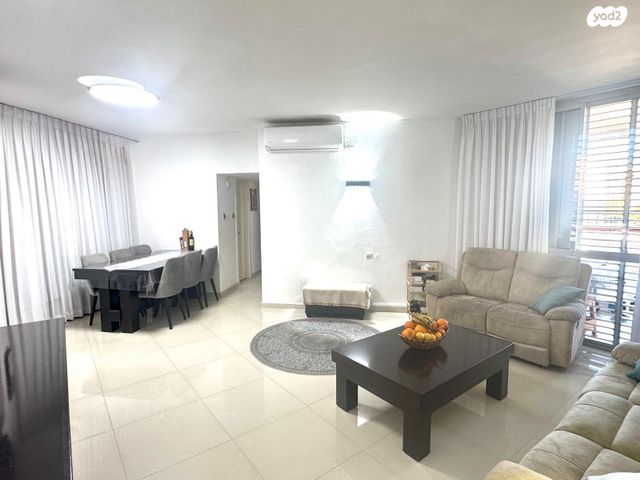 יוברט המפרי 1