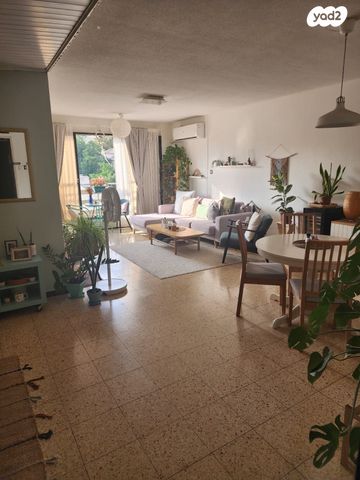 דרך זאב ז'בוטינסקי 54