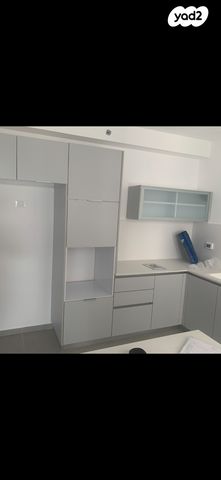 י"א הספורטאים 28