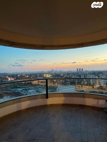 יצחק נבון 19