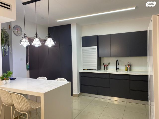 שלומציון המלכה 12