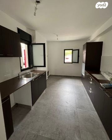 מעפילי אגוז 33