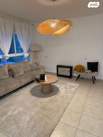 אברהם דנינו 12