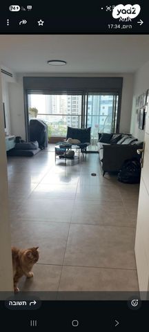 יונתן רטוש 10