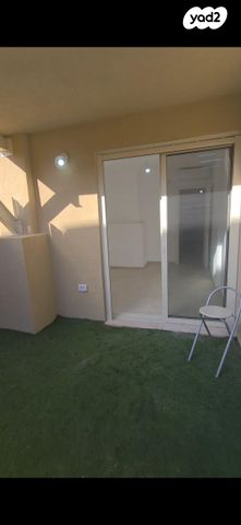 אינטרנשיונל 8