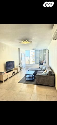 צבי הירשפלד 11