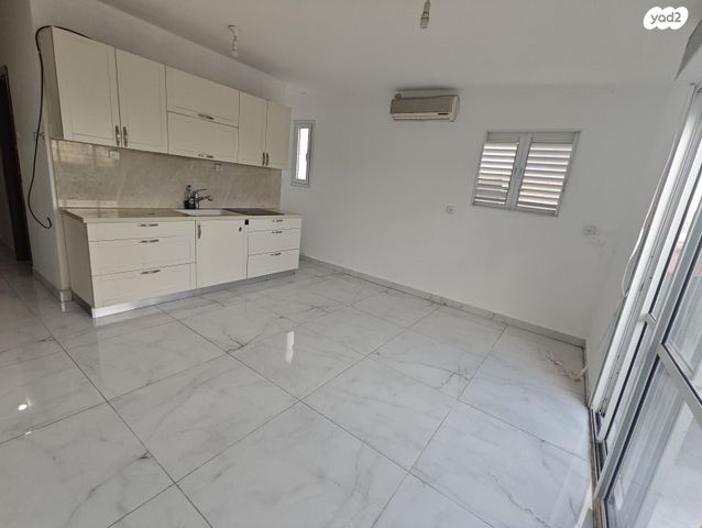 שלוש השעות 30