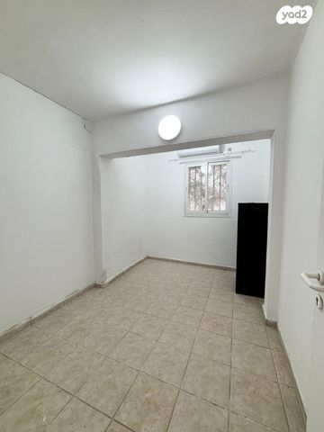 נחום הנביא 13