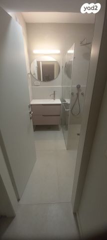 חיים לבנון 79