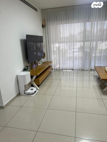 אהוד מנור 21