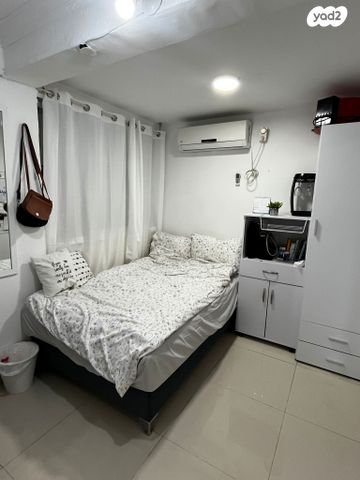 גיורא יוספטל 23