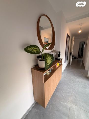 שדרות הצנחנים 9