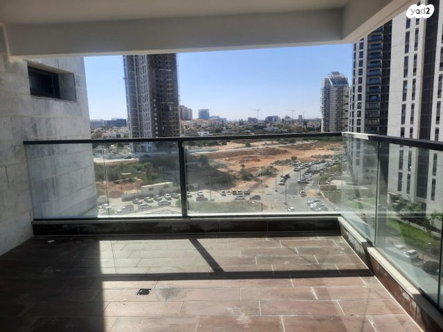 אהוד מנור 32