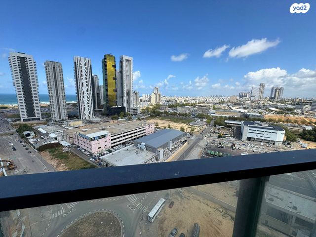 אהוד מנור 32