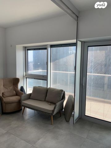 דרך מנחם בגין 144