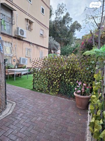 הפרטיזנים 23