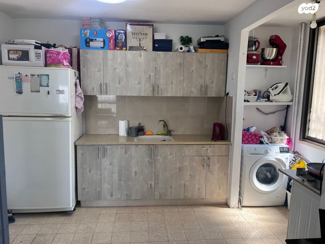 הרב שפירא 1049