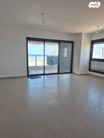 יהורם גאון 4