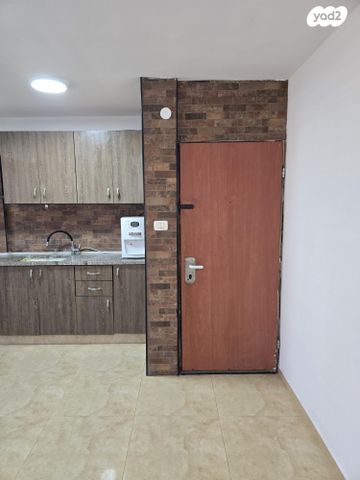 גיורא יוספטל 43