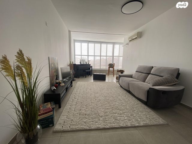 ז'בוטינסקי 24