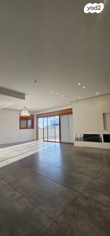 מודעת נכס, רמז 1, נווה מגן, רמת השרון