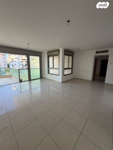 אורי צבי גרינברג 