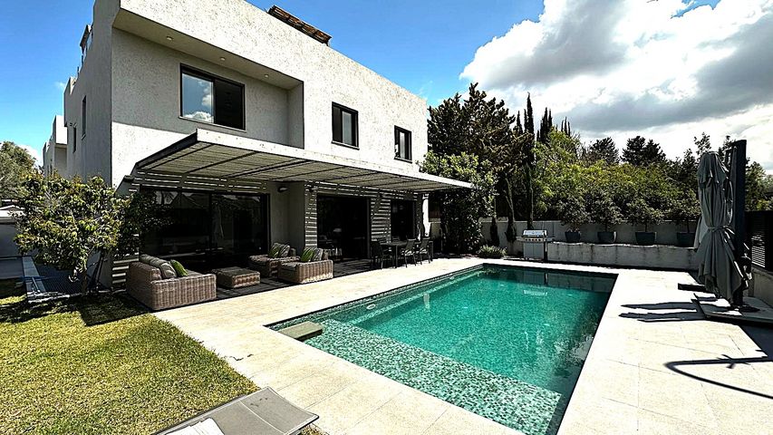 שיכון פועלים א'