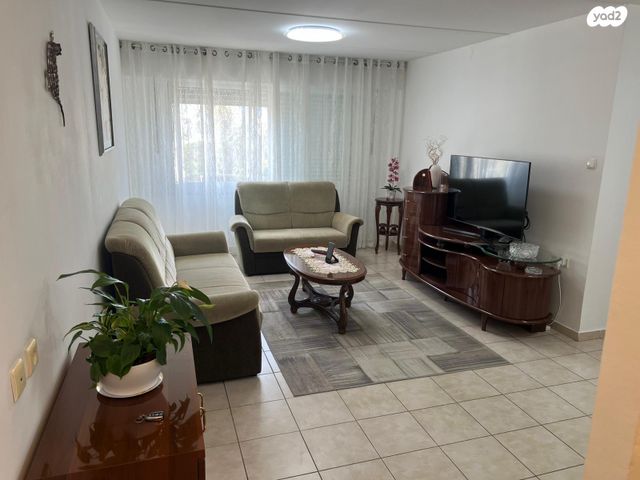 החשמונאים 42