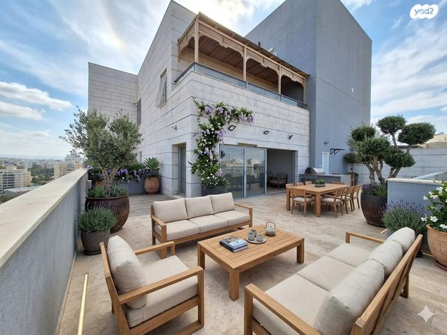 האלוף אהרון יריב 