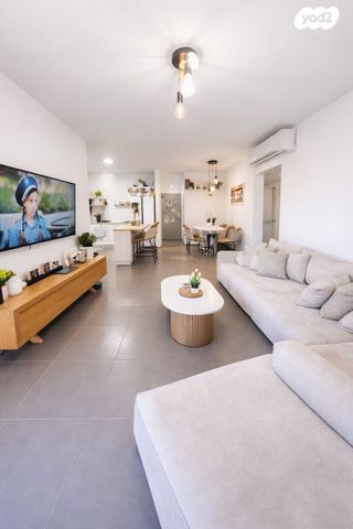 שדרות יצחק שמיר 13