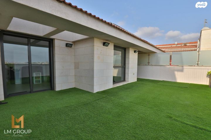 שושנה דמארי 