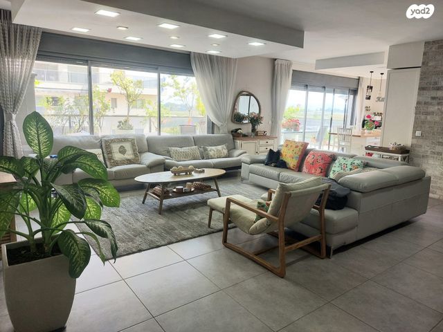 שושנת העמקים