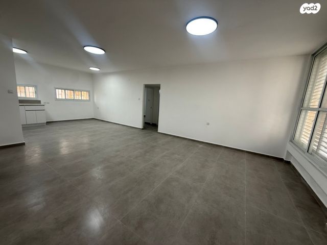 מודעת נכס, שדרות ניצה, צפון מערב מרכז העיר, נתניה